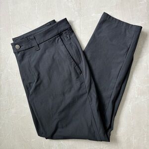 Lululemon Commission Pant Classic Fit Cropped Waist 33”, Inseam 27” Dark Grey